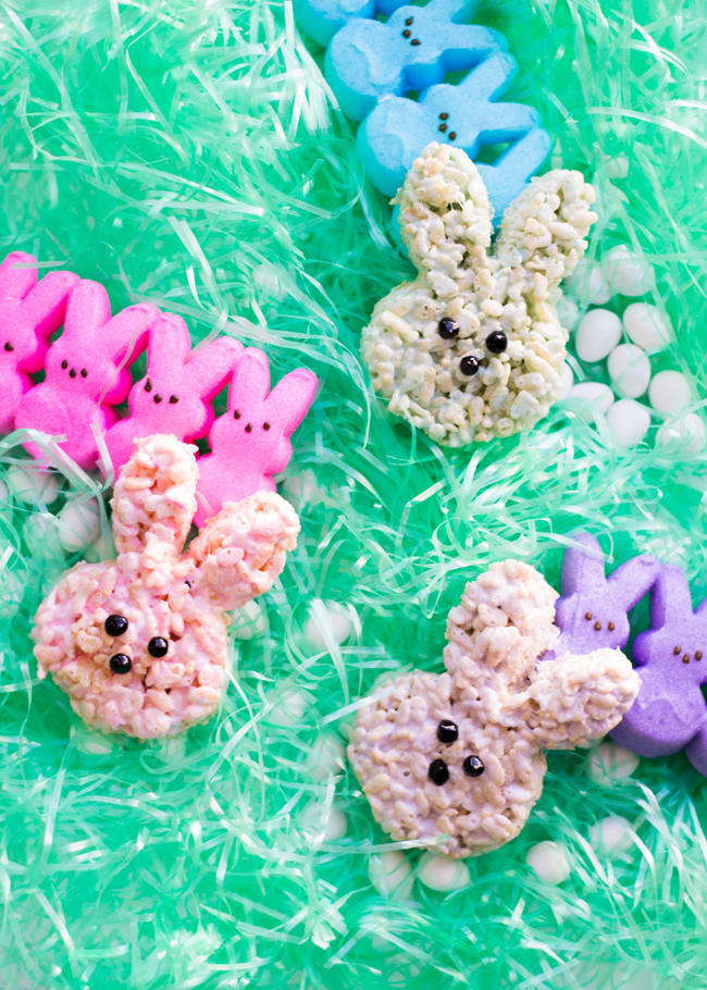 peeps Rice Krispie treats Create your own Peeps Rice Krispie Treats in the shape of actual Peeps! This Peeps Easter Recipe is sure to be a crowd pleaser and perfect for any Easter Dessert. #easterrecipe #peepsrecipe #peepsricekrispietreats #peepsdessert #easterdessert #ricekrispietreats